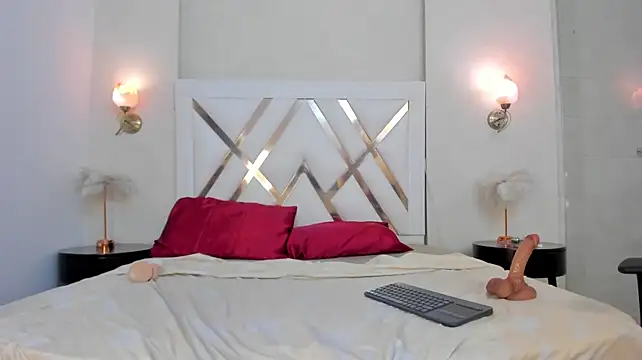 Sky_Collins_ webcam