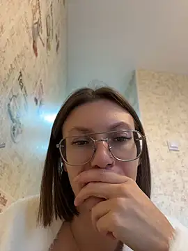 elina_t's live room