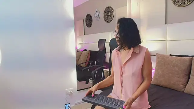 Alondracruz live cam preview