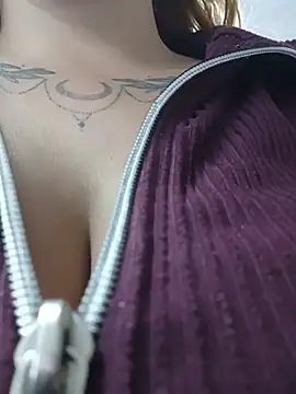 Emma_Risky-