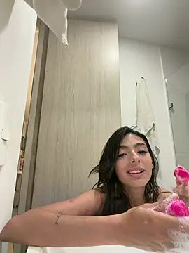 ZaraLuuv webcam