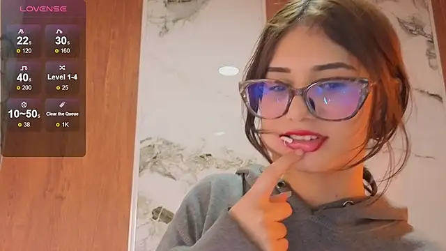 Victorycat_v live cam on StripChat