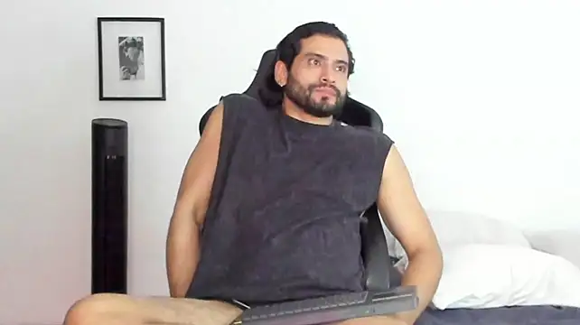 Dereck_vega live cam on StripChat