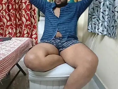 ChillBoyyy live cam on StripChat