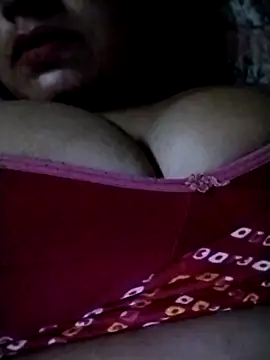 Ravina_saxy live sex cam