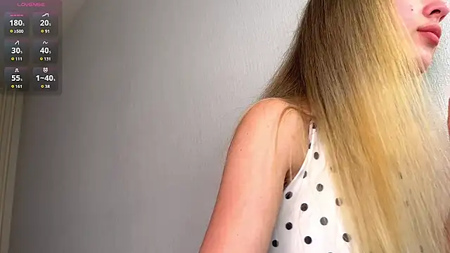 overthera1nbow live cam on StripChat