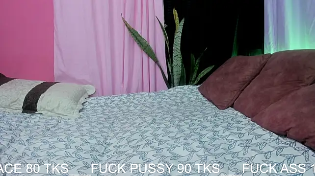 Foxinwinter live sex cam