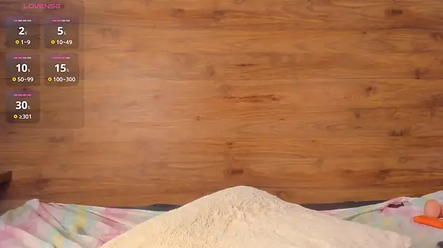 MOONWUW live cam on StripChat