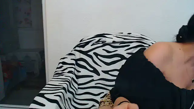 MissElla webcam