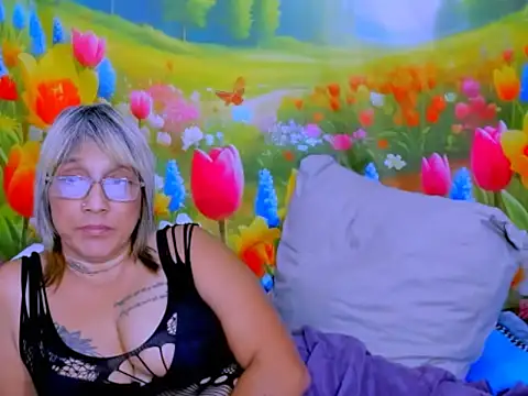 indianroxy webcam