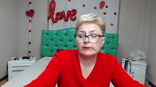 emiliagree (F mature) - Make me wet for you.