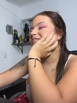 ladycharlottex (F teen) - FIRTING ANAL