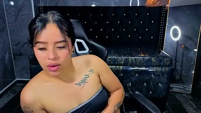 lore18_b (F young) - Doggy style pantys off