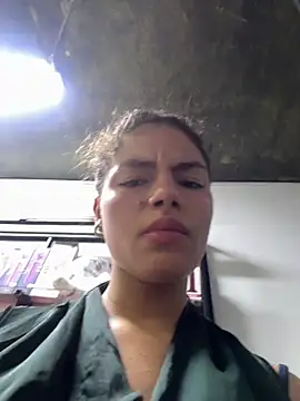 ariferrero live cam on StripChat