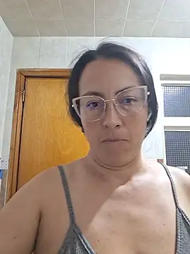 Lauryn_Jones live cam on StripChat