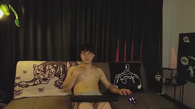 Percy_lodge live cam on StripChat