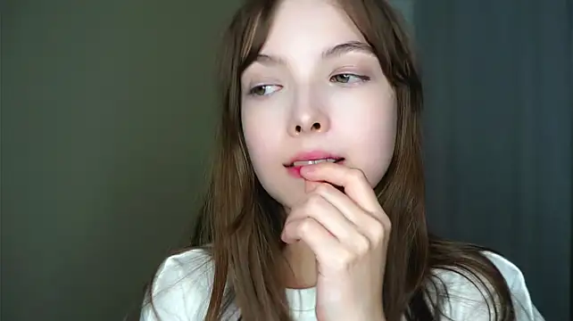 SharaHirstein live cam on StripChat