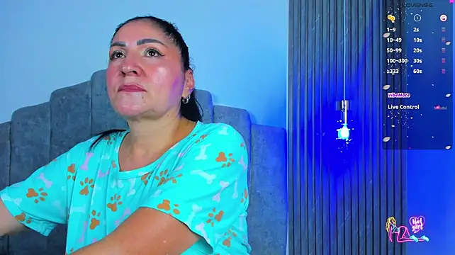 carlota_curvy's live room