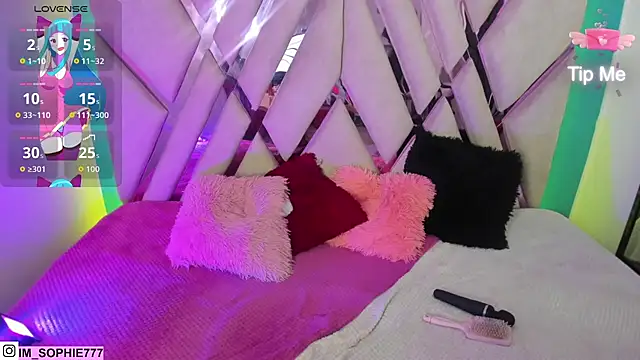 Honey__kiss live cam on StripChat