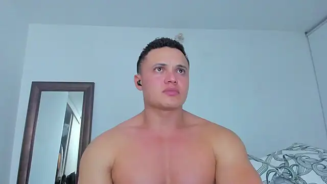 kinglevi01 (M young) - show dick and ass