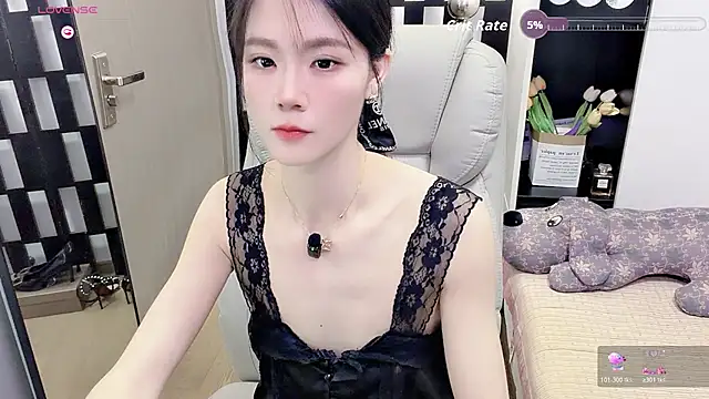 Yueyue-MM live cam on StripChat