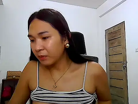 SluttyCumSlutSelena_69 webcam