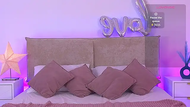 Jules_night live cam preview