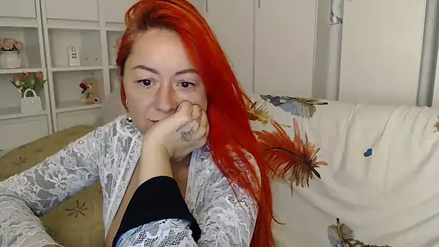 _karolynesyera_ live cam preview