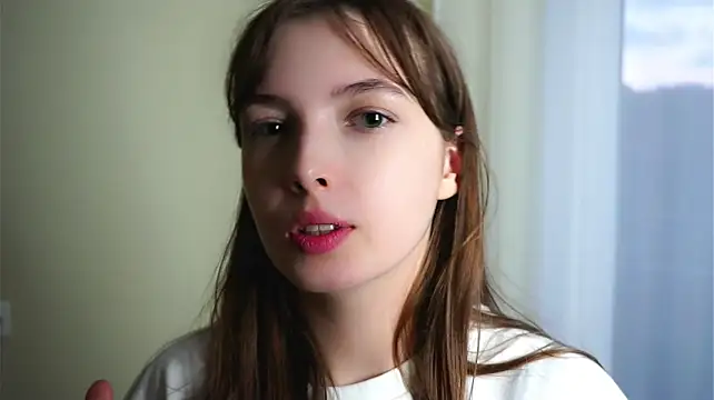 SharaHirstein live cam on StripChat