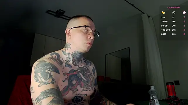 Tommy_cat live cam on StripChat