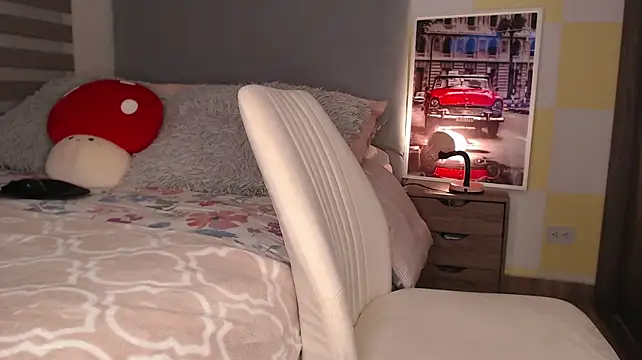 Roussmariehenao webcam