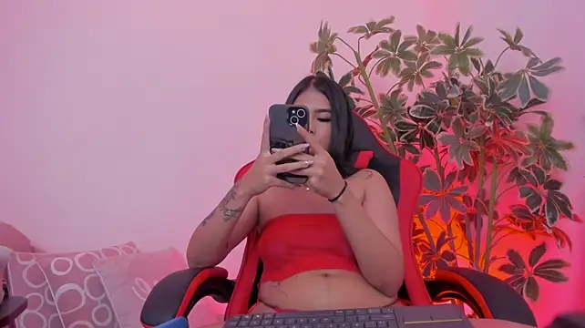 ZaraMonroe_
