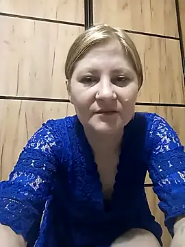 Kira_Bird webcam