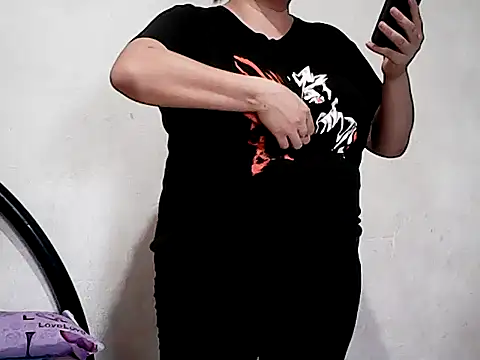 HornyPussie69 webcam