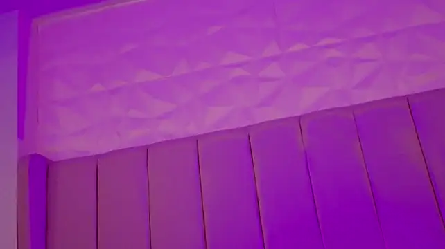 MollyBigBoobs12 live cam on StripChat