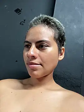 Eva_Feller69