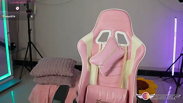 LuanaRisque webcam