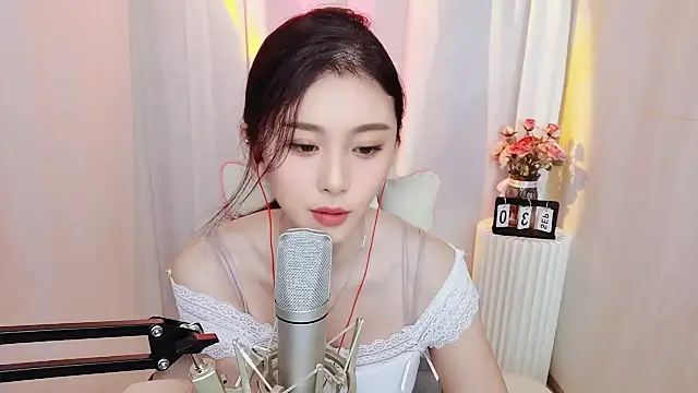 susan_i (F young) - 你的女友正在直播