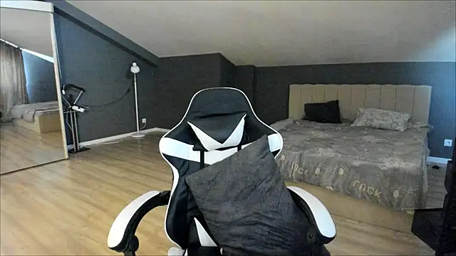 Ari_mon