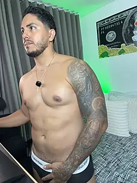 owen-pierces webcam