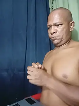 bigblackcock75 webcam