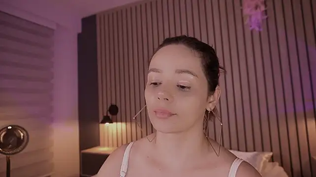 bella_adams_
