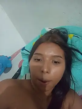 amelie_26 (F young) - Naked mommy