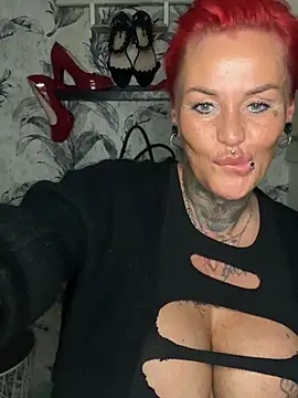 InkedMissLaBaehm webcam