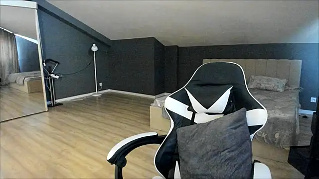 Ari_mon