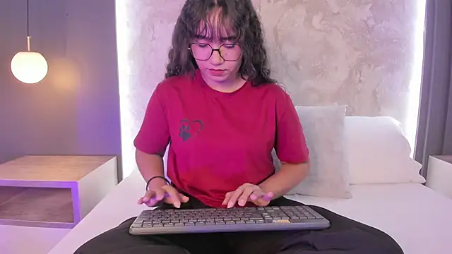alysson_moon_ webcam