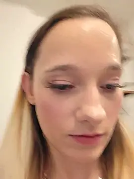 Chloe_StClaire webcam