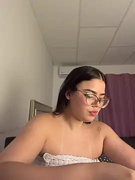 Valentina2390 webcam