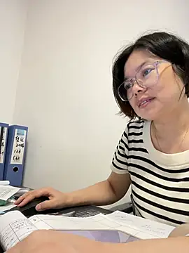 suning668 live cam on StripChat