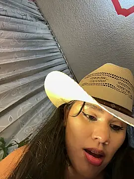 laure_torres live cam on StripChat